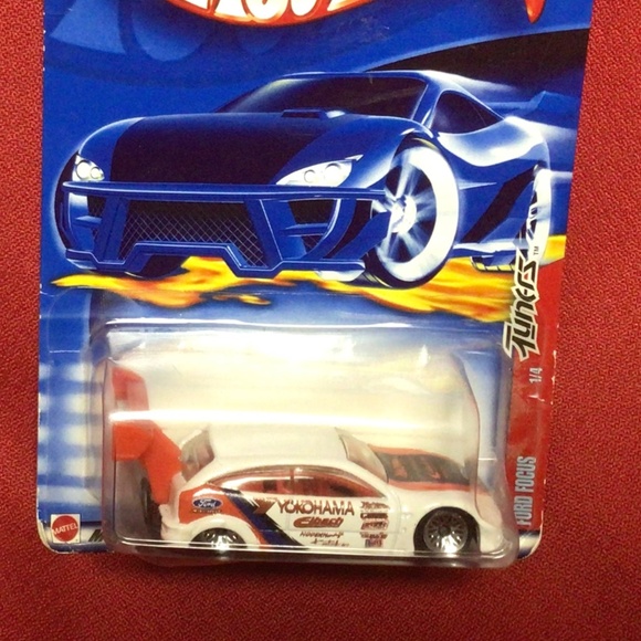 2002 Hot Wheels Ford Focus #63 - Picture 2 of 3